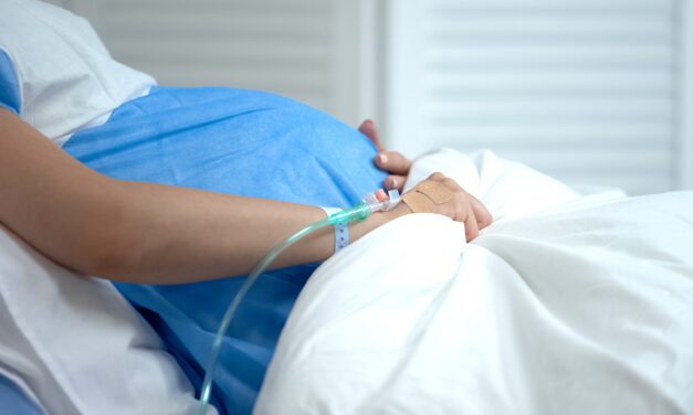 Covid-19: complicaciones graves durante el embarazo en no vacunadas